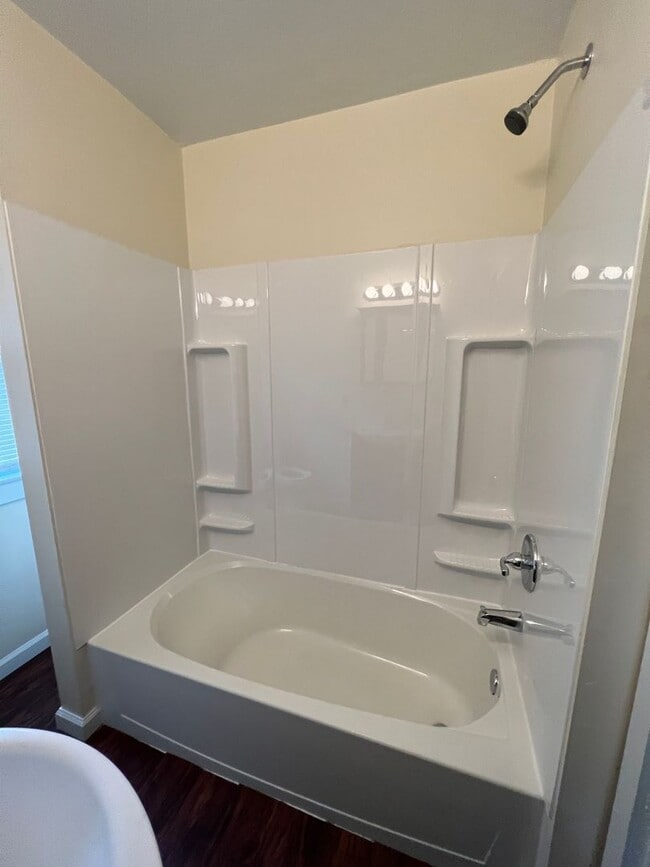 Building Photo - 534 E Prospect St