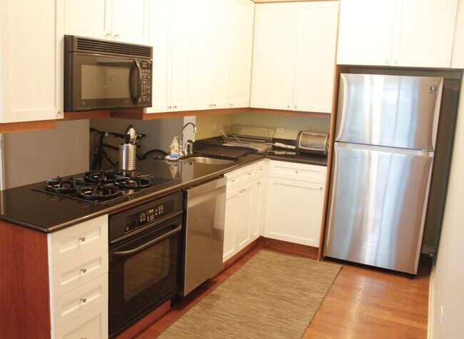 Building Photo - 1720 Maple Ave