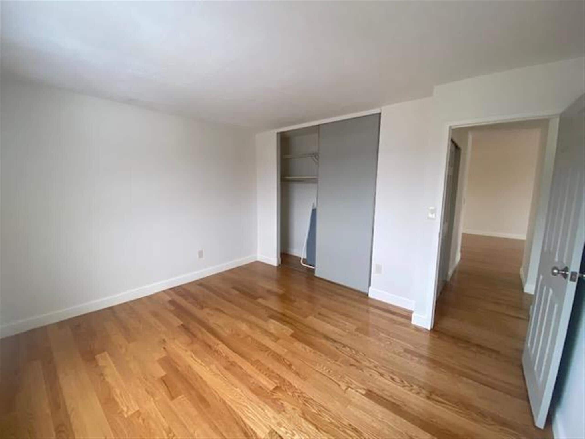 Building Photo - 474 Broadway