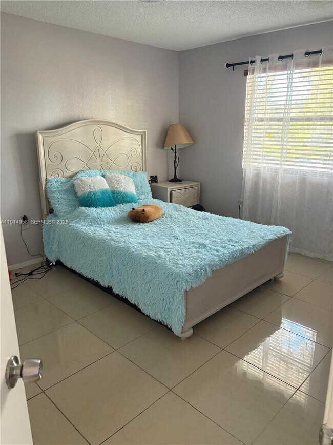 Building Photo - 15661 SW 104th Terrace