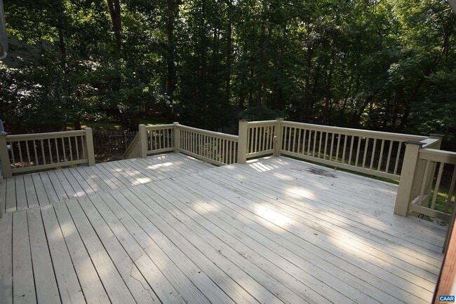 Building Photo - 19 Woodlawn Dr