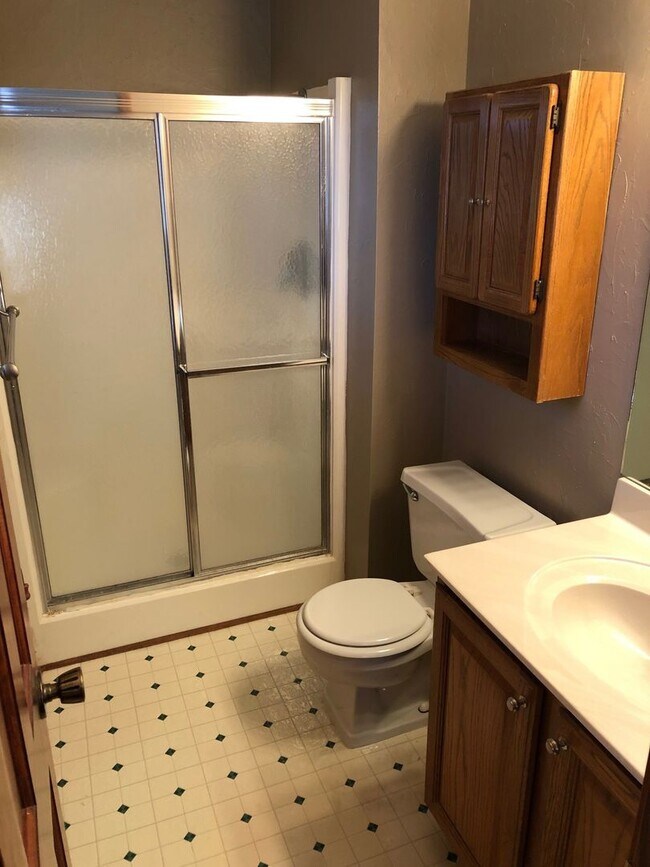 Building Photo - 4Bed/3Bath, Ranch-Style Home in Wooded Area