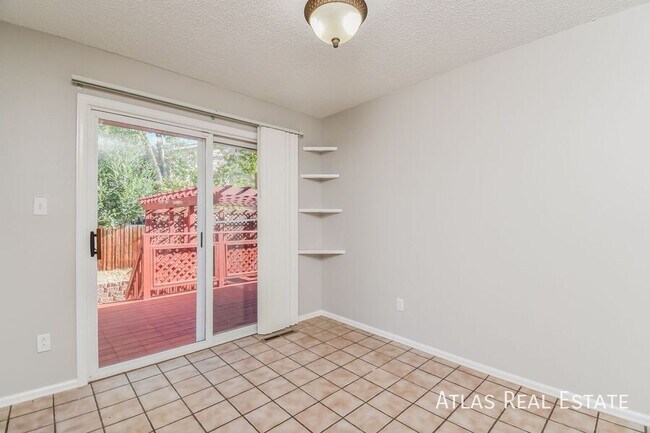 Building Photo - 4830 Ranch Dr