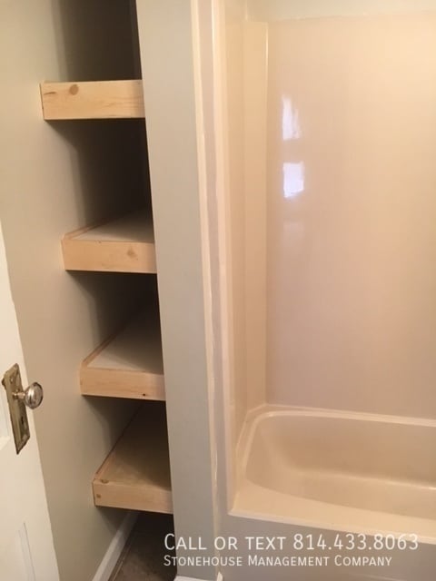 Building Photo - 3603 Maple St