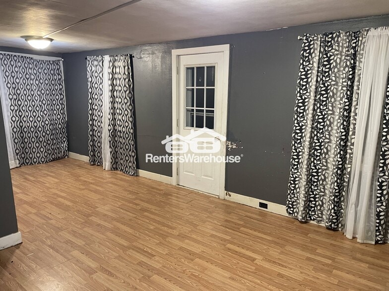 Building Photo - 1053 23rd Ave