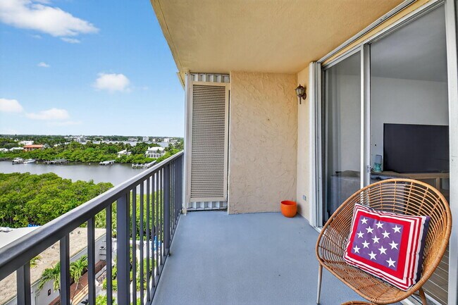 Building Photo - 3581 S Ocean Blvd