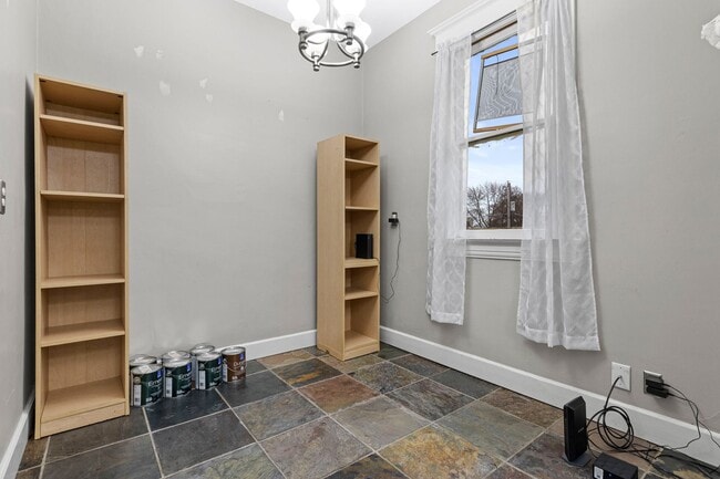 Building Photo - Historic 3 bedroom upper