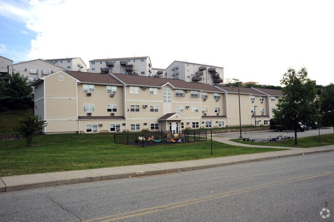 Building Photo - Shamrock