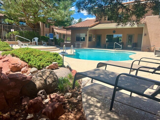 Building Photo - Unfurnished, 1-Year Long-Term Rental (Lowe...