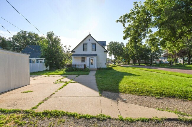Building Photo - 1515 S Duluth Ave