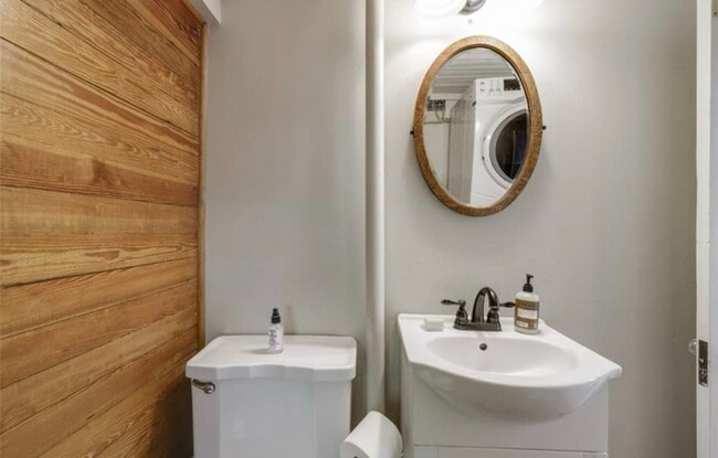 Building Photo - Charming Ardmore home full of character in...