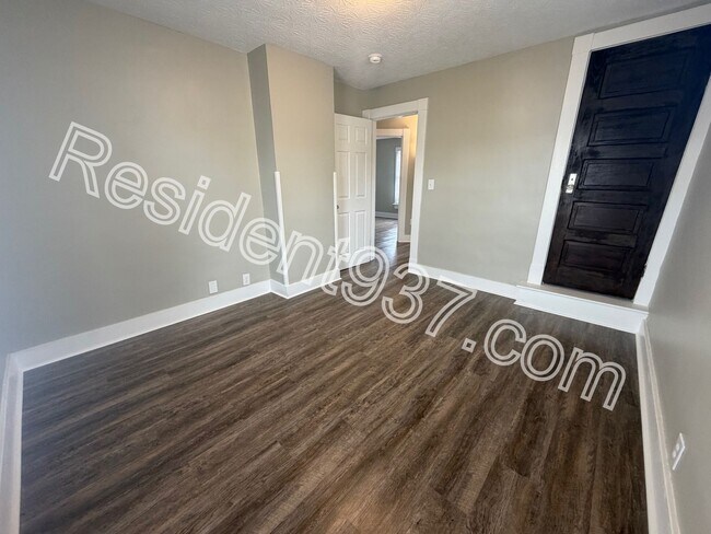 Building Photo - Updated 3 bed 1 bath home!