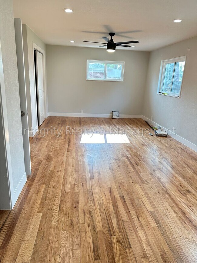 Building Photo - 3092 W Layton Ave