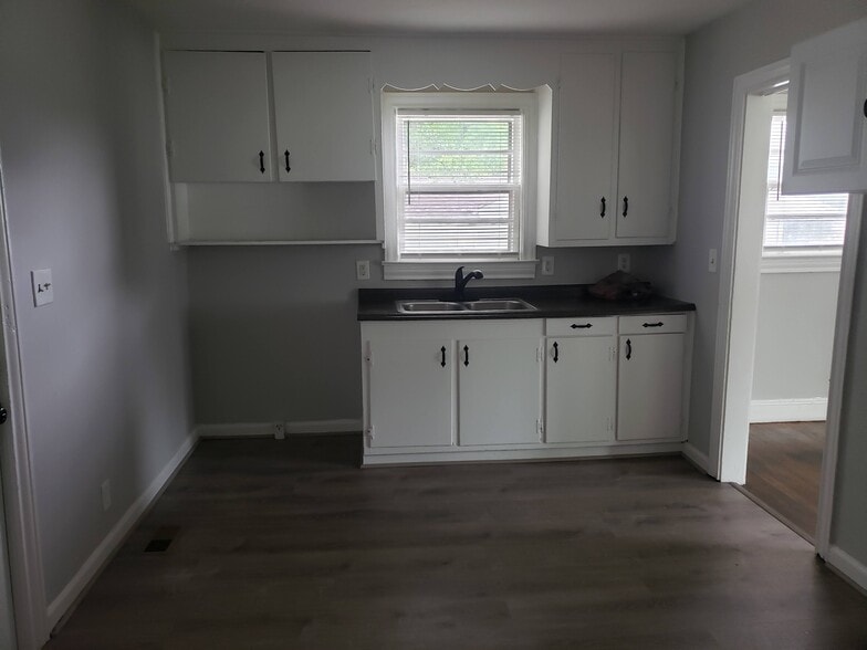 Building Photo - 306 Crosby Cir