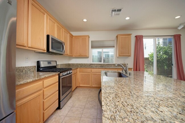 Building Photo - 1175 Dartmouth Cir