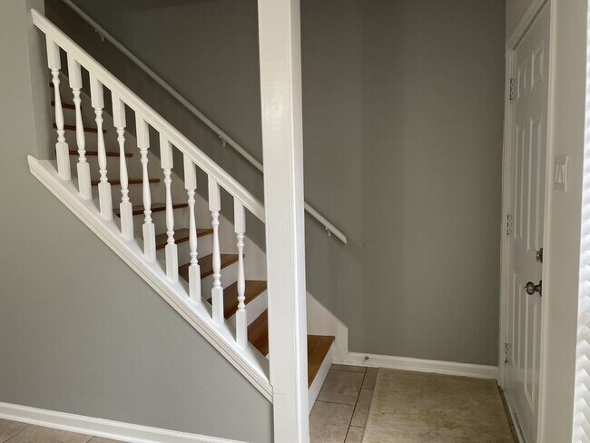 Building Photo - 978 Ridgepoint Ct