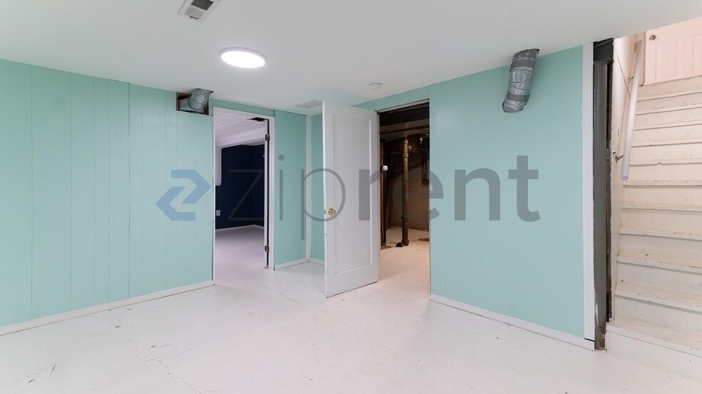 Building Photo - 5703 N Alberta St