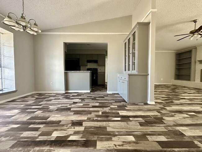 Building Photo - Updated 4 Bedroom Home w/ Gorgeous Floors