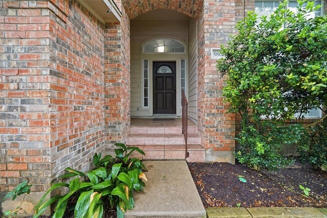 Building Photo - 5801 Marchmont Ln