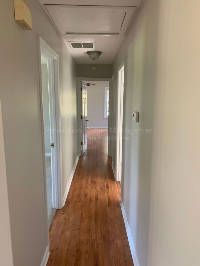 Building Photo - 8373 Brewer Rd