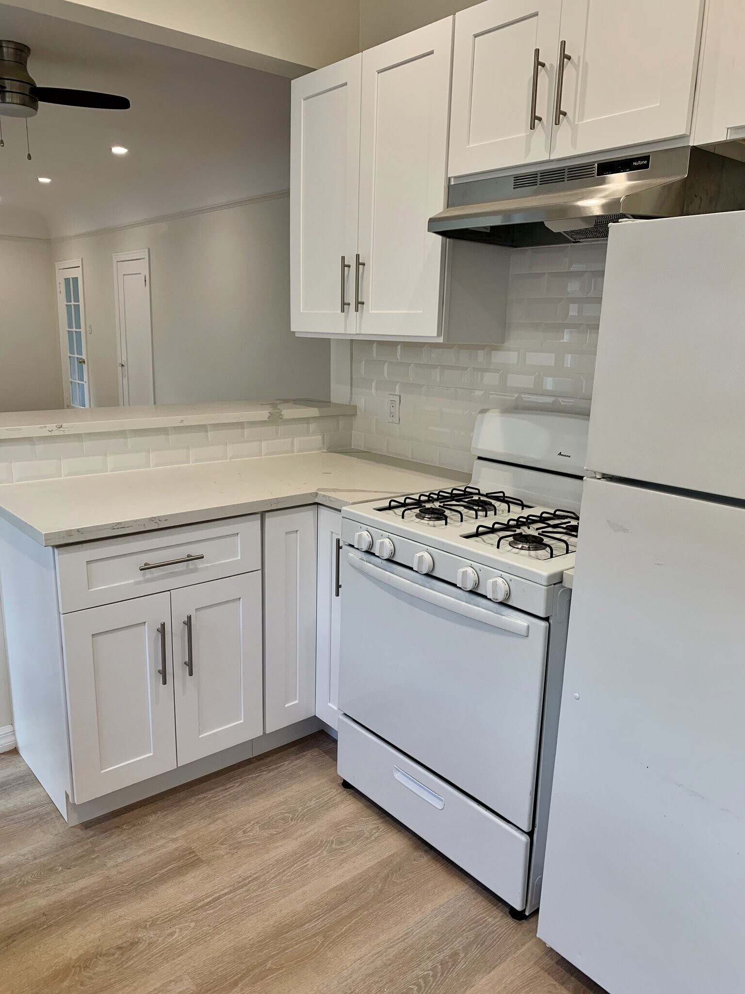 Building Photo - 642 N Genesee Ave