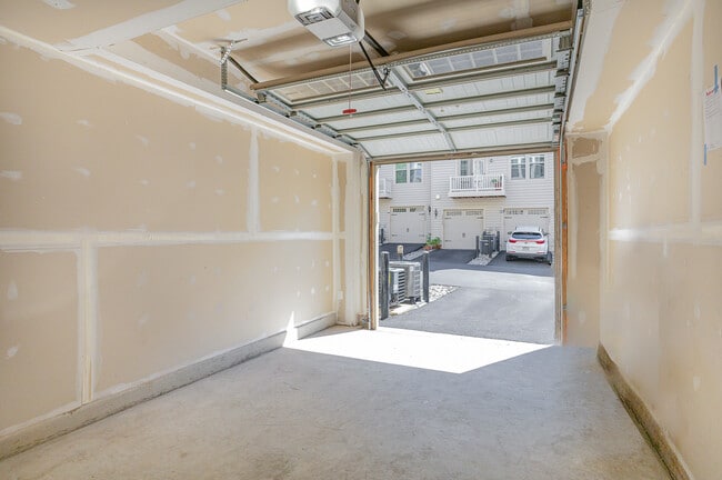 Building Photo - 25890 Racing Sun Dr