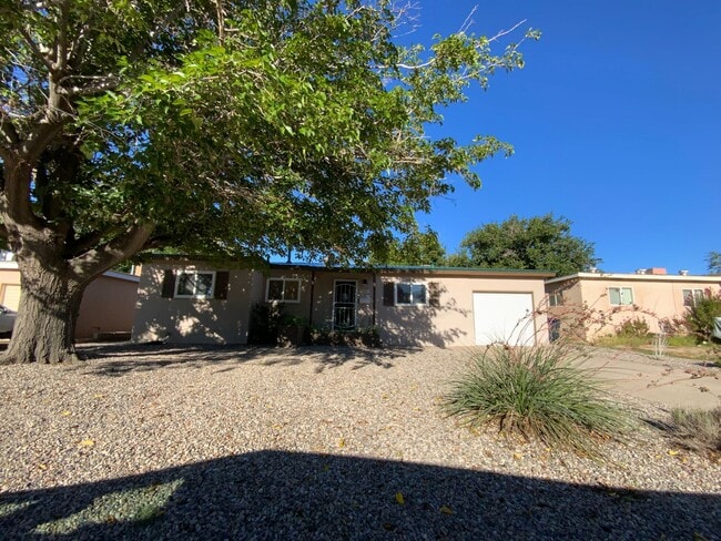 Primary Photo - 3 Bedroom Single Story Home Available Near...