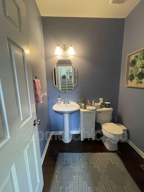 Building Photo - 6548 Lilac Blvd