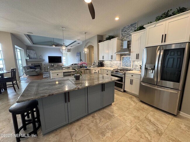 Building Photo - 4911 Toproyal Ln