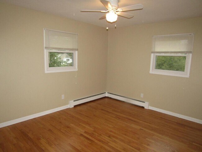 Building Photo - 290 Orchard Dr #4