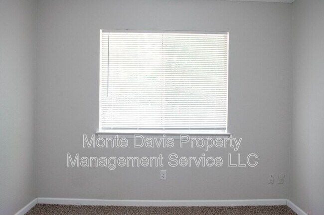 Building Photo - 2306 Fuzz Fairway