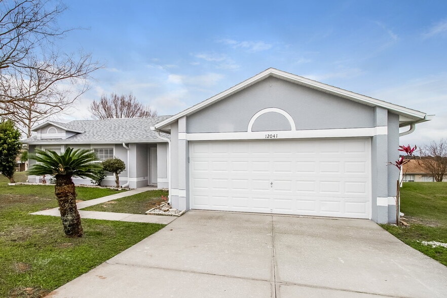 Primary Photo - 12041 Goldenstar Ln