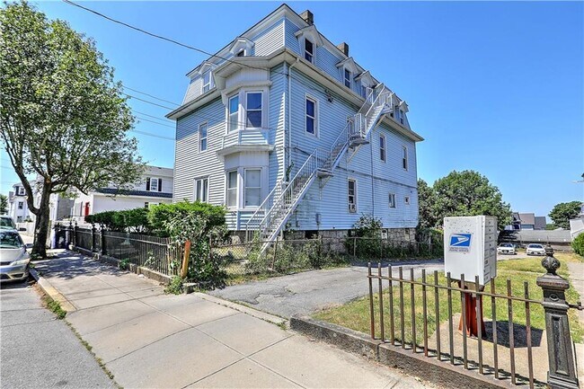 Primary Photo - 227 Whipple St