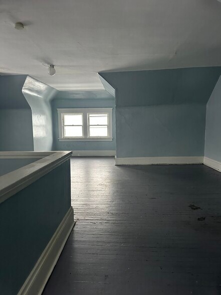 Building Photo - 2087 Goodnor Rd