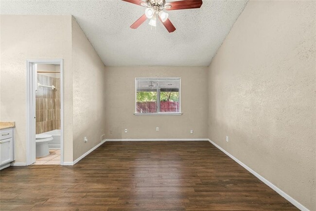 Building Photo - 609 Riverwood Dr