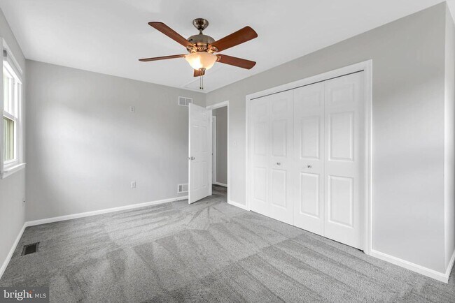 Building Photo - 644 Jasontown Rd