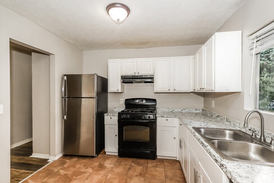 Building Photo - 4522 Doral Dr SW