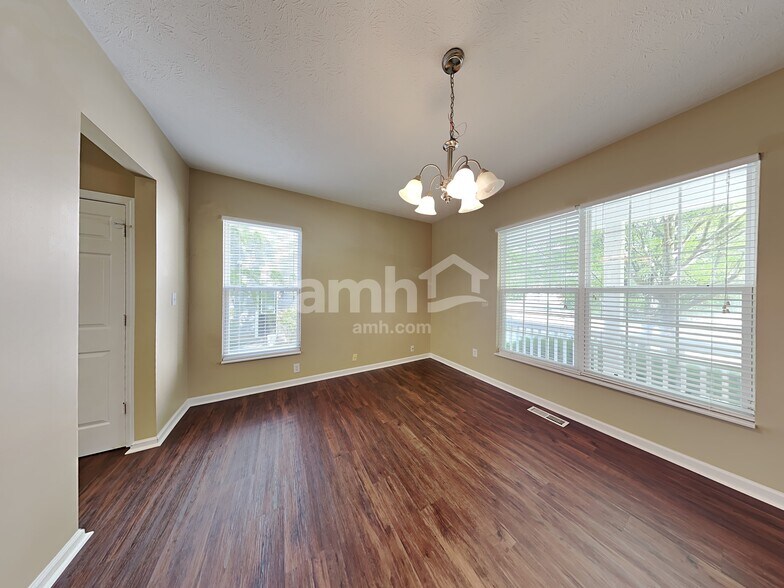 Building Photo - 13004 W Elster Way