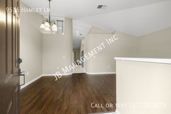 Building Photo - 9516 Hamlet Ln