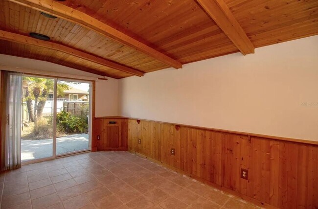 Building Photo - For Rent – Move-In Ready Gem with Modern U...