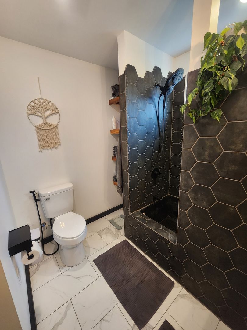 Building Photo - 504 Kinderhook Rd