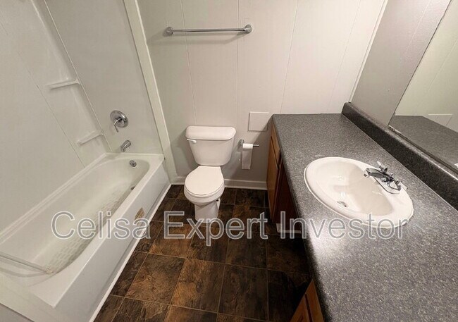 Building Photo - 6832 Autumn View Dr