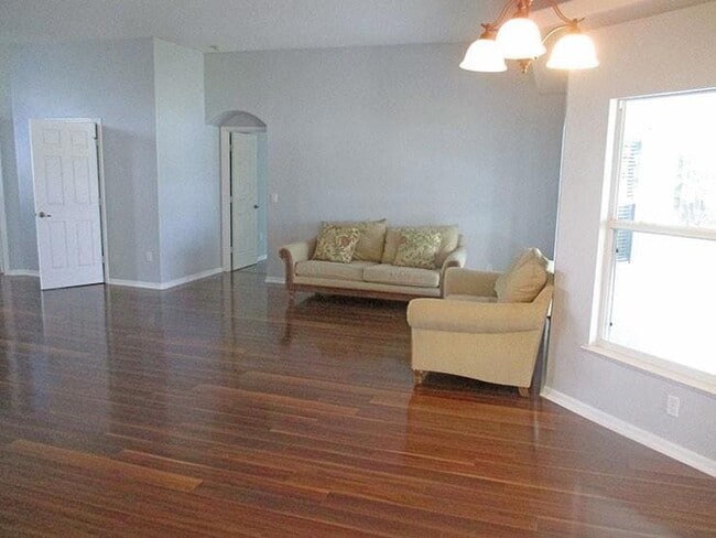 Building Photo - 935 Southlakes Way SW