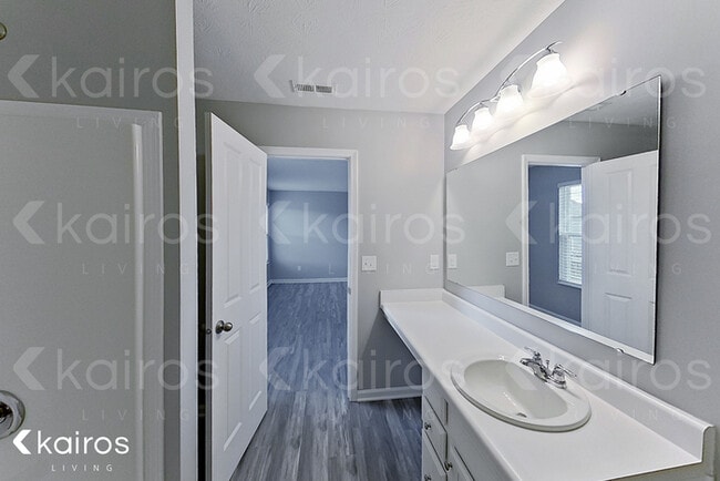 Building Photo - 18756 Weihe Ln