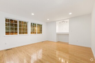 Building Photo - Chic & Fresh 3-Bed, 2.5-Bath Townhouse in ...