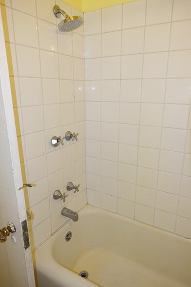 Building Photo - 2573 Virginia St