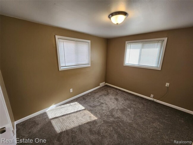 Building Photo - 8741 W Nine Mile Rd