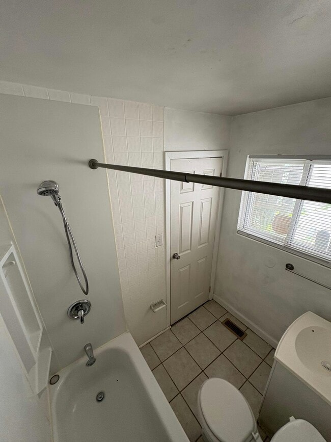 Building Photo - 56 Fernwood Ave