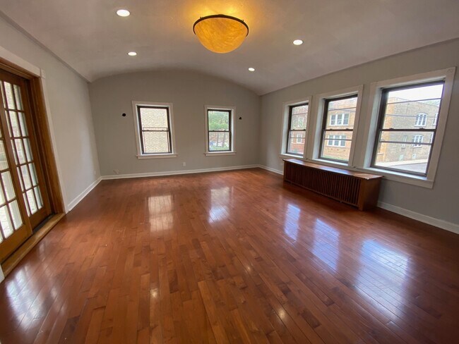 Building Photo - 7434 N Seeley Ave