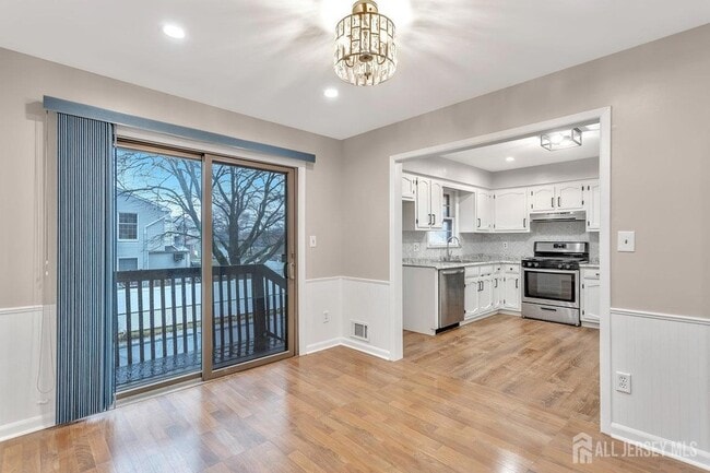 Building Photo - 118 Arlington Ave